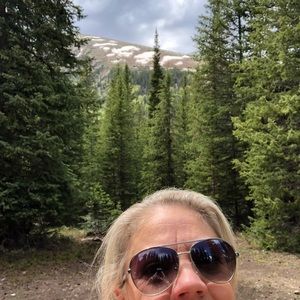 Meet your Posher, Becca